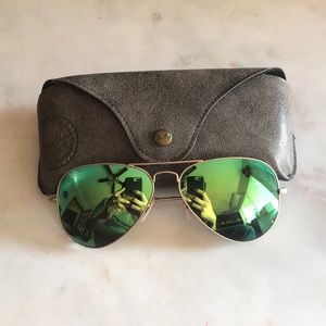 Green Ray Ban sunglasses